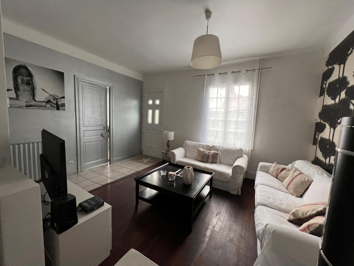 Agreable Maison De Ville Avec Une Belle Terrasse アングレット エクステリア 写真